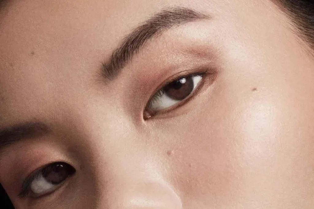 A face with eyebrows using Fenty Brows